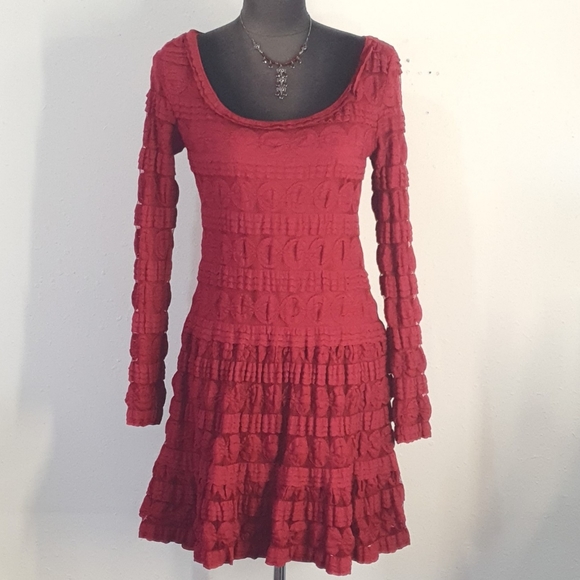 Sophie Max Lace Dress - Picture 4 of 9